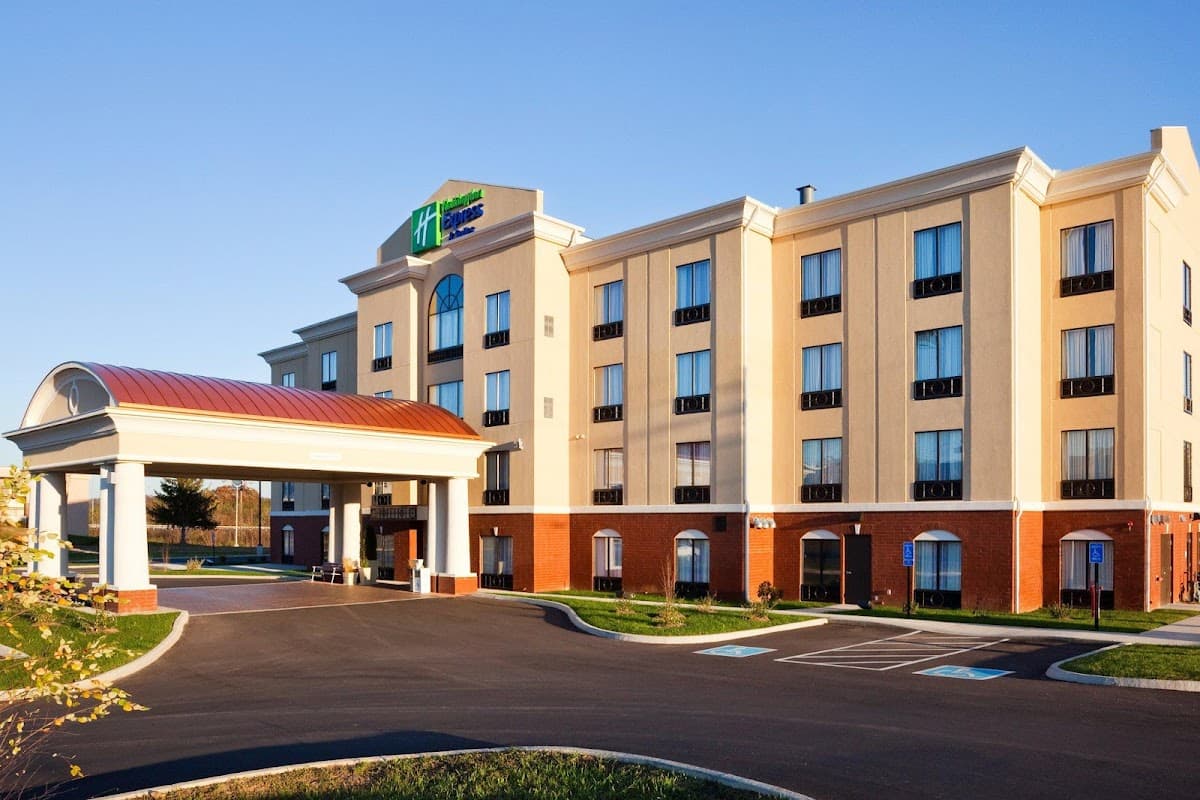 Holiday Inn Express & Suites Newport South by IHG