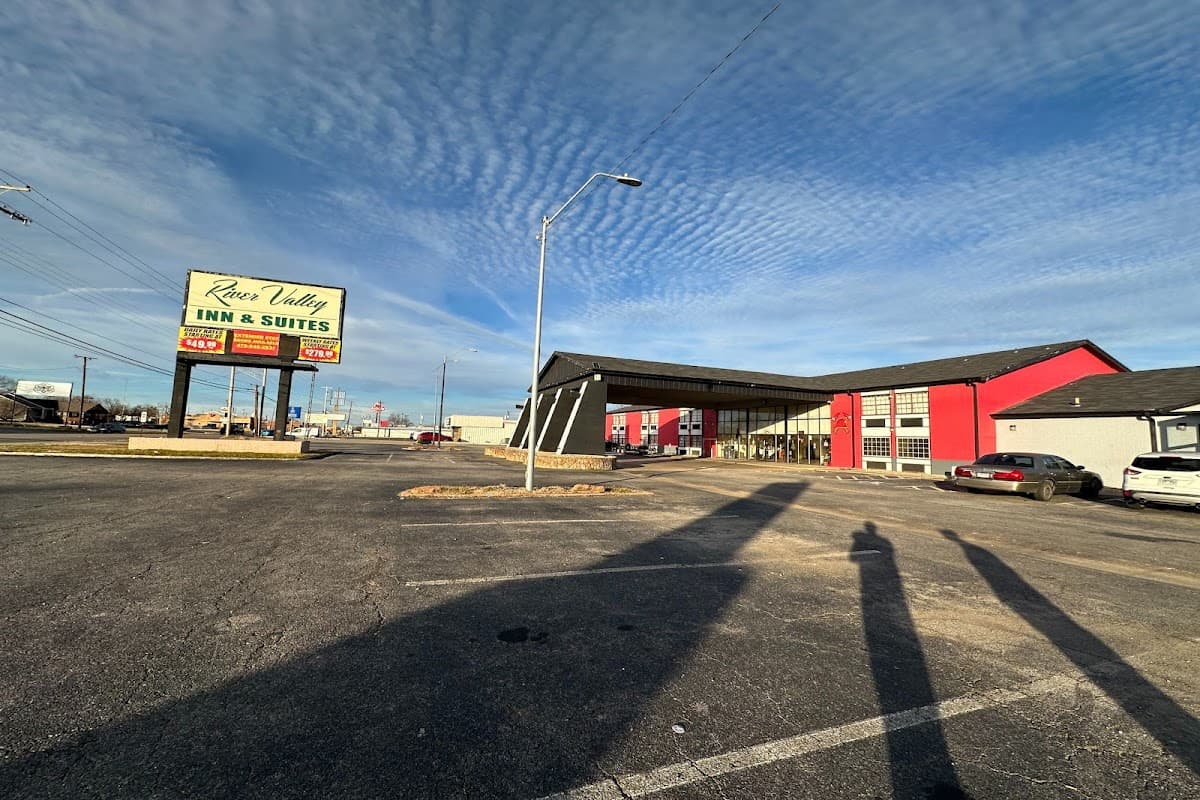 River Valley Inn & Suites By Belvilla (Extended Stay)