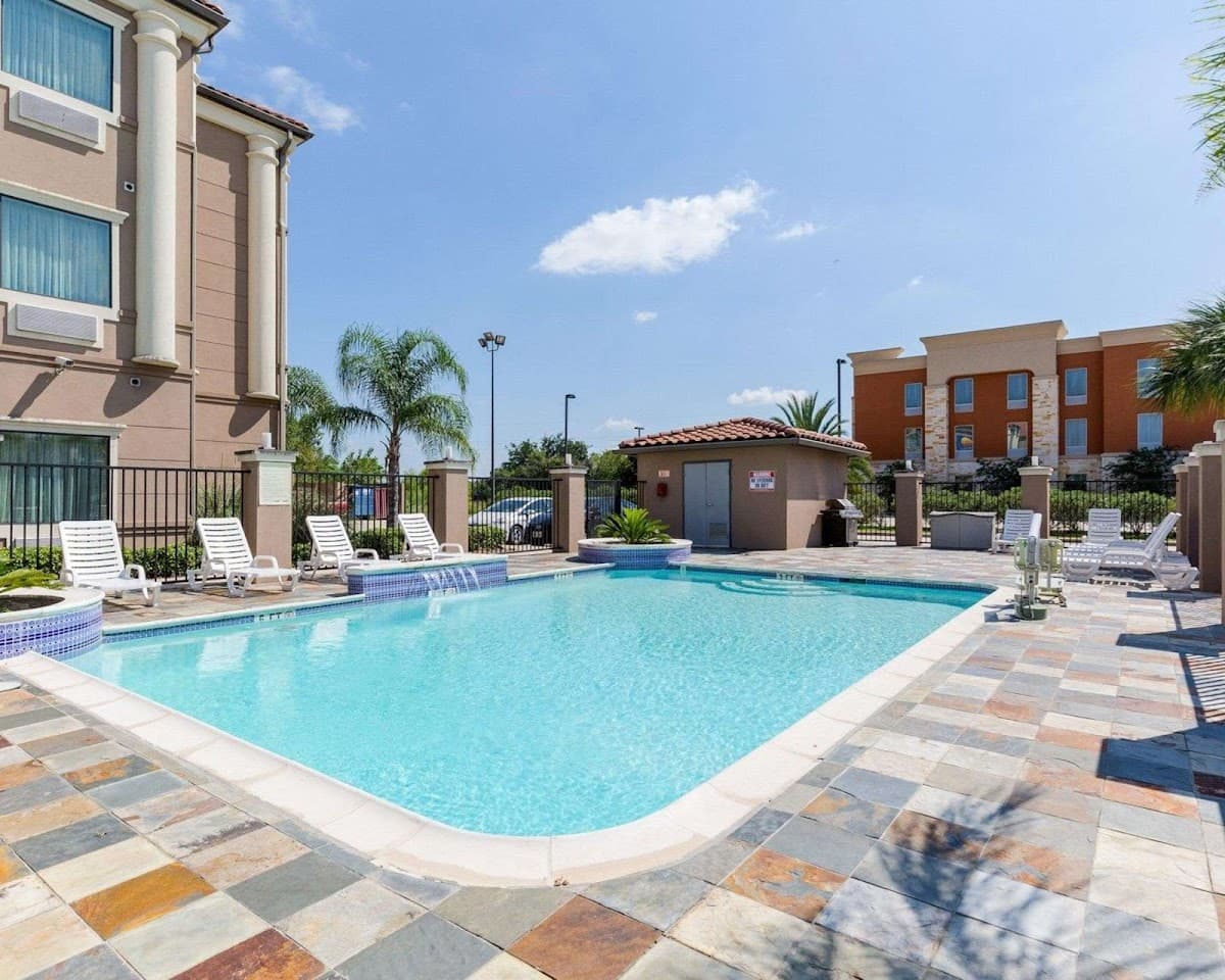 Comfort Inn & Suites