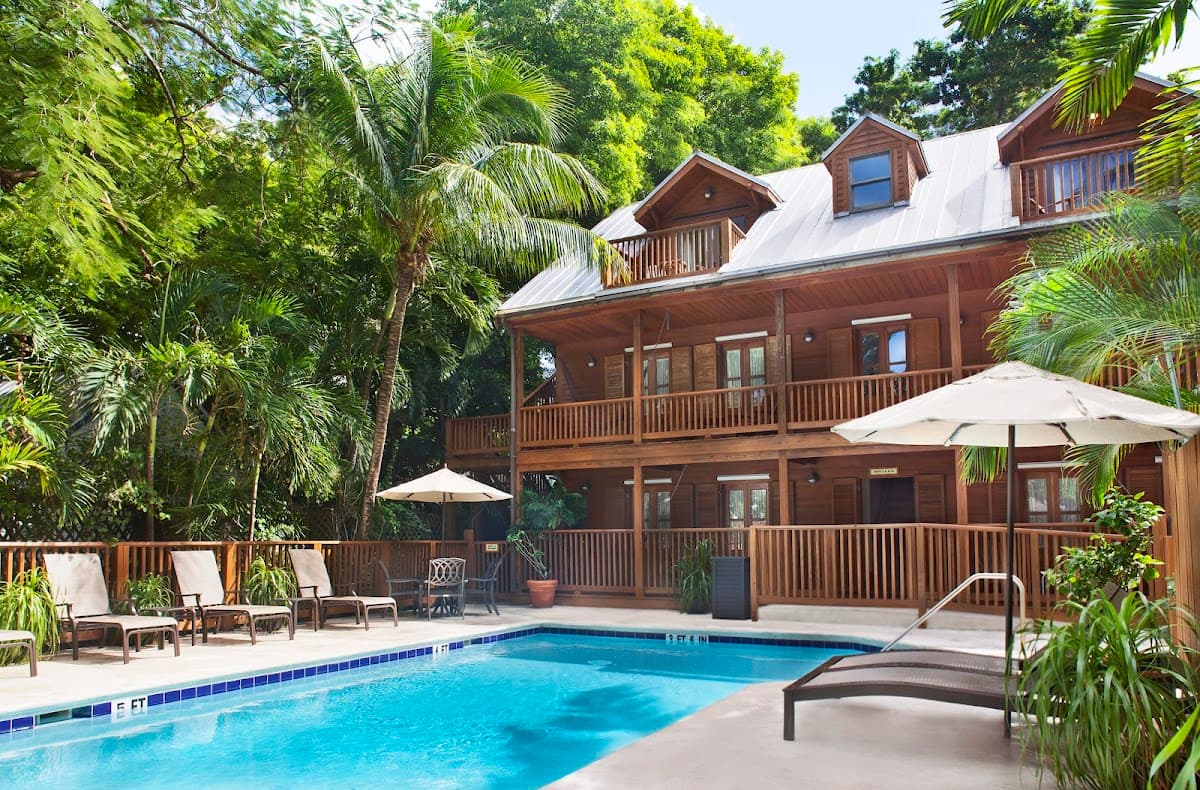 Island City House Hotel