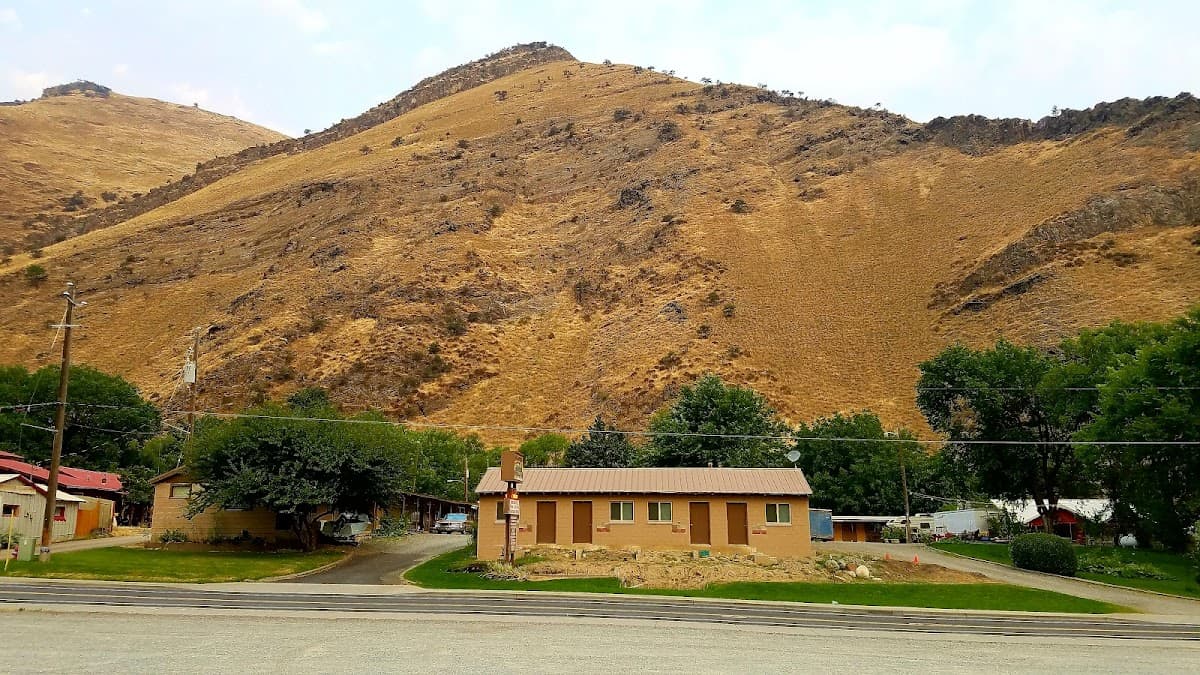 Big Iron Motel