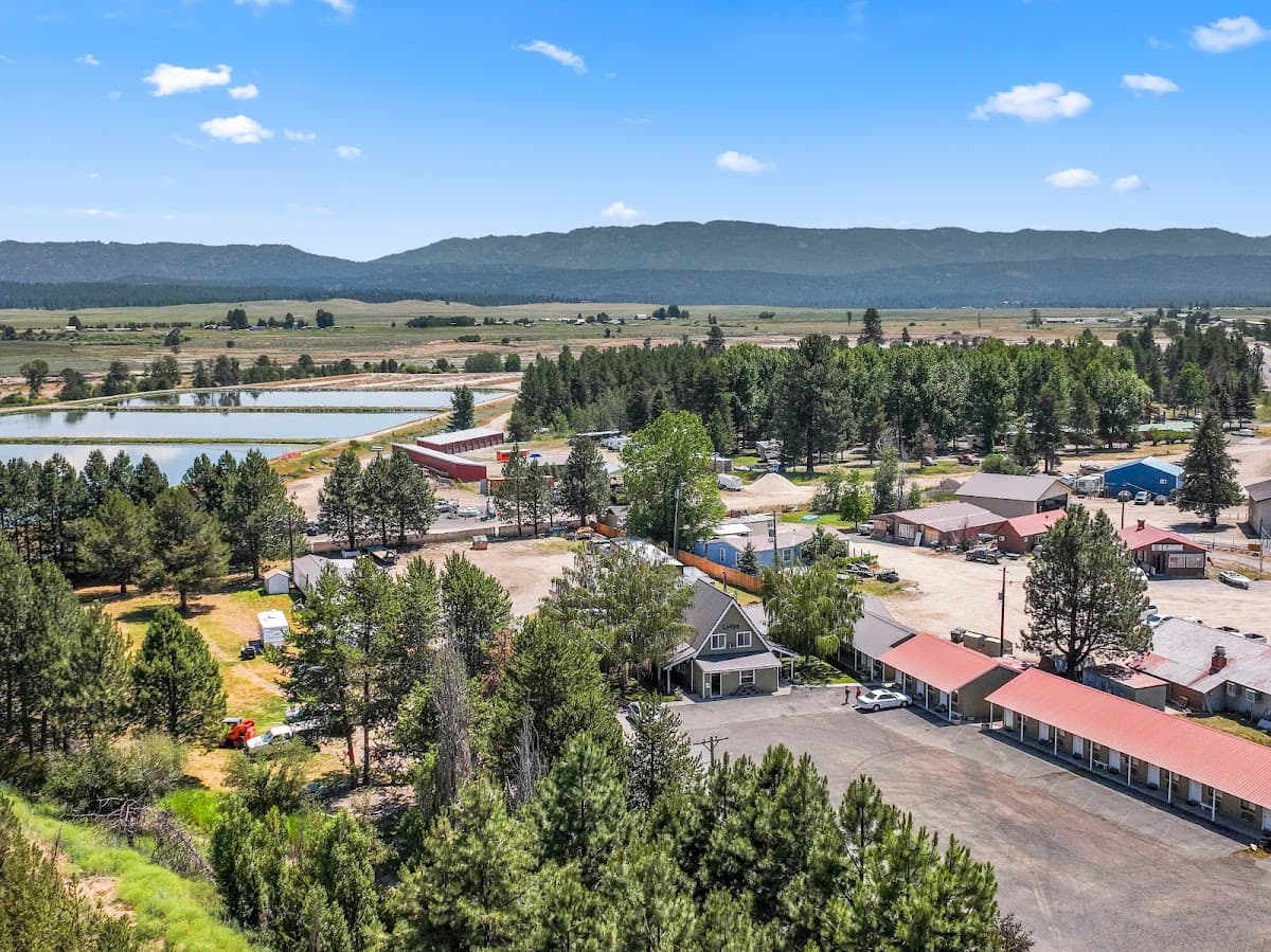 Birch Glen Lodge and Motel