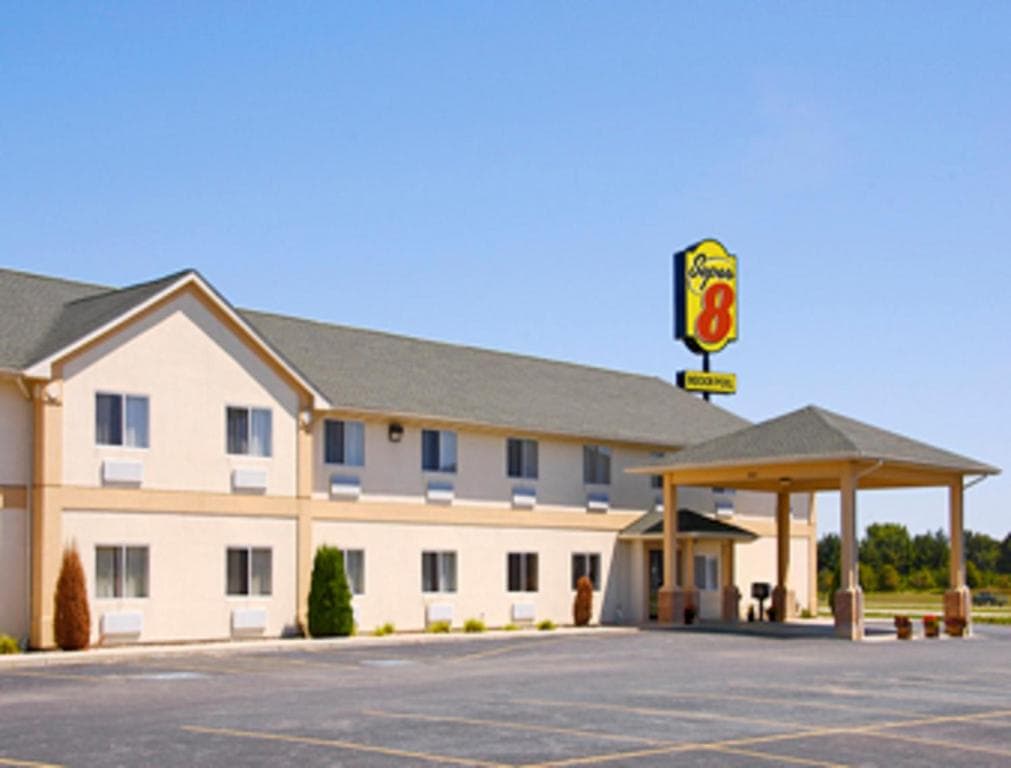Super 8 by Wyndham Huntington