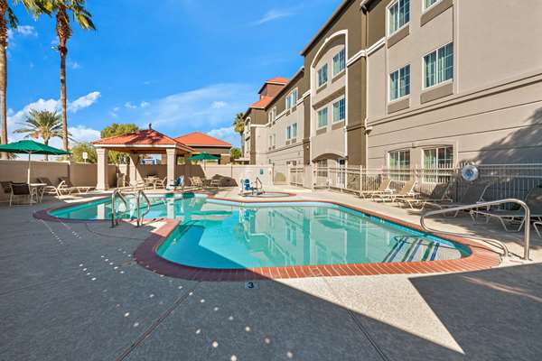 La Quinta Inn & Suites by Wyndham Phoenix I-10 West