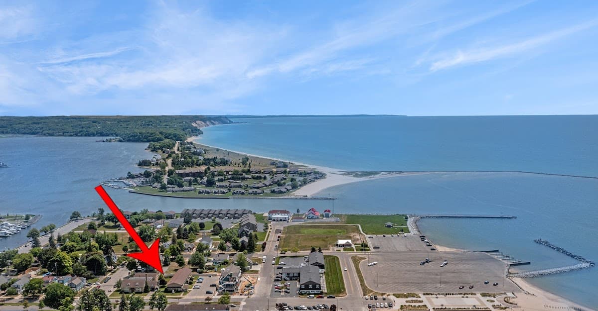 Ludington Pier House Motel