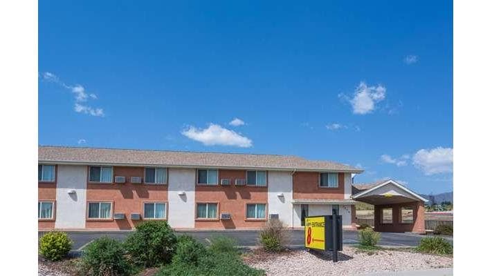 Super 8 by Wyndham Colorado Springs/Chestnut Street