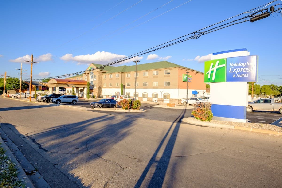 Holiday Inn Express & Suites Carlsbad