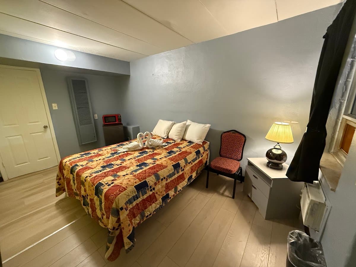 Select Inns-Warren