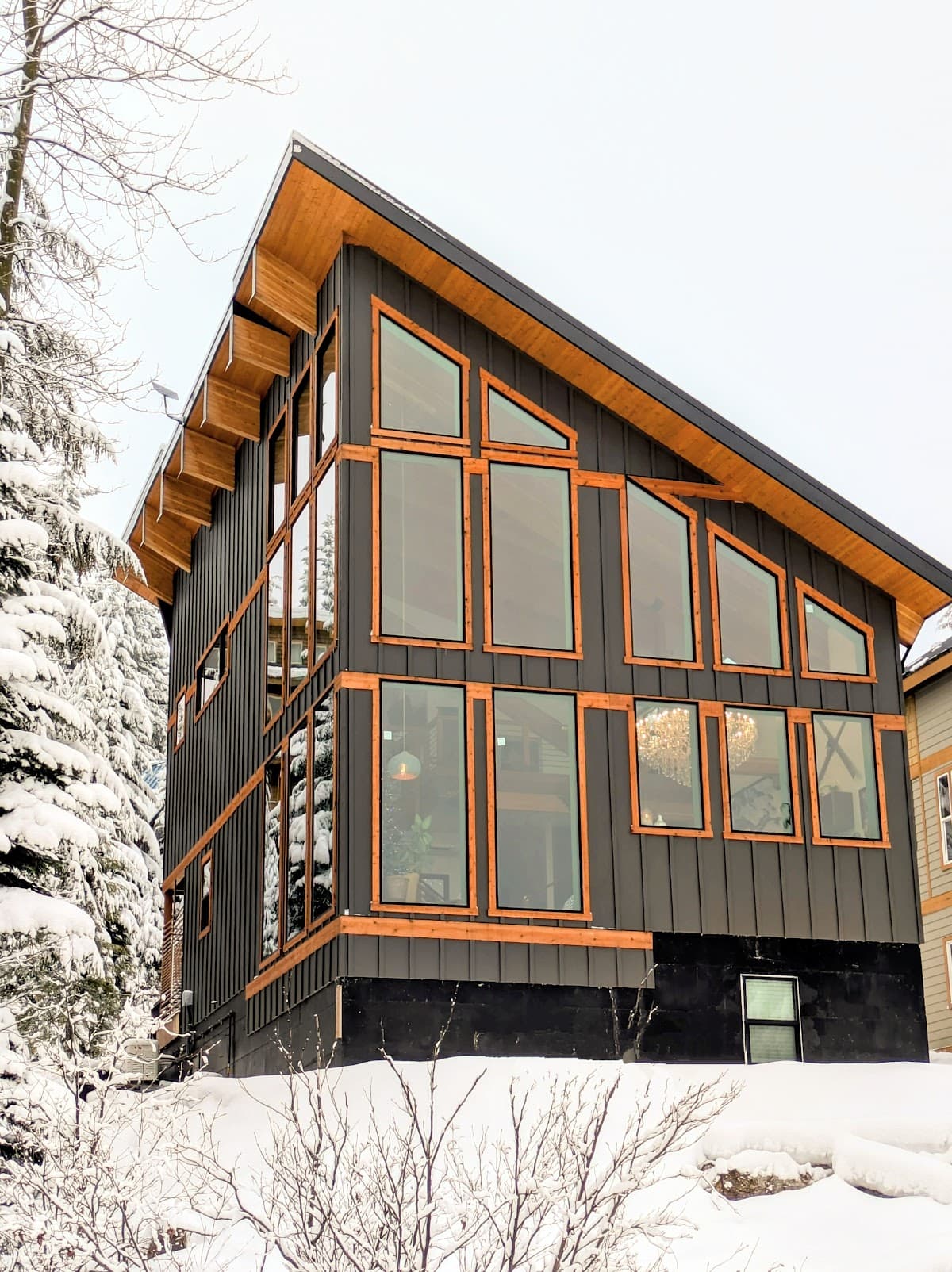 YETI Chalet - Skiing Snow Vacation Rental