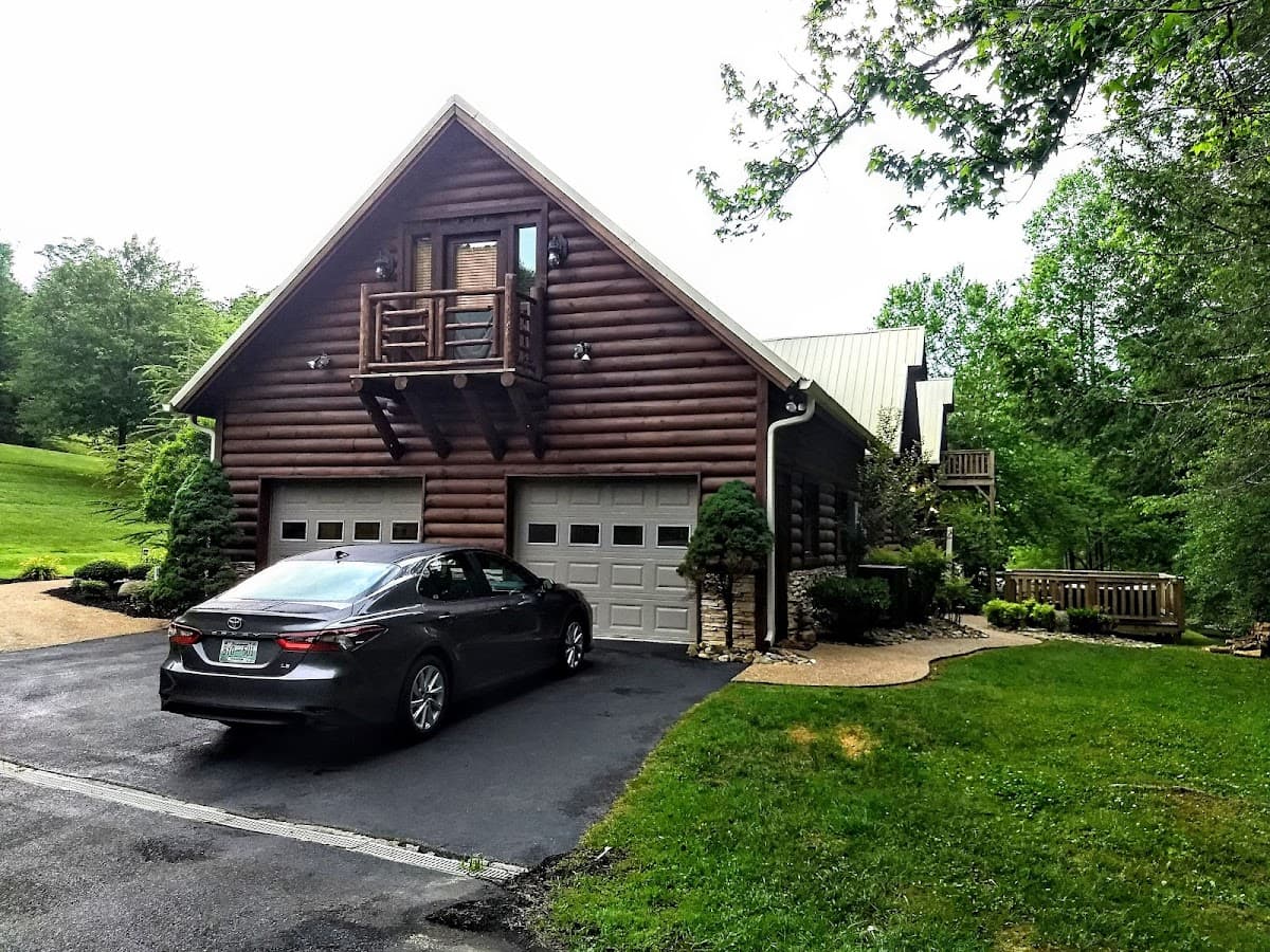 Creekside Lodge