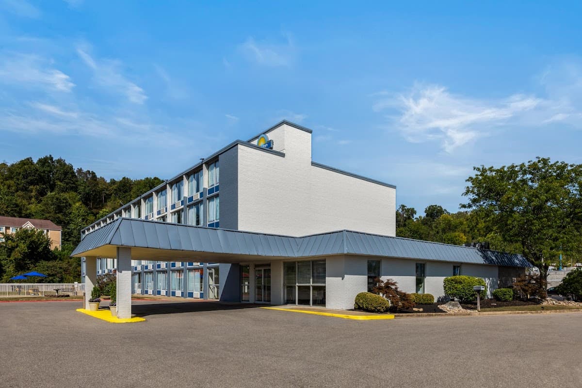 Days Inn by Wyndham Cambridge