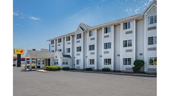 Super 8 by Wyndham Joliet