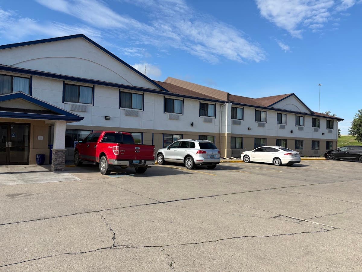 Travelodge by Wyndham Fargo West Acres