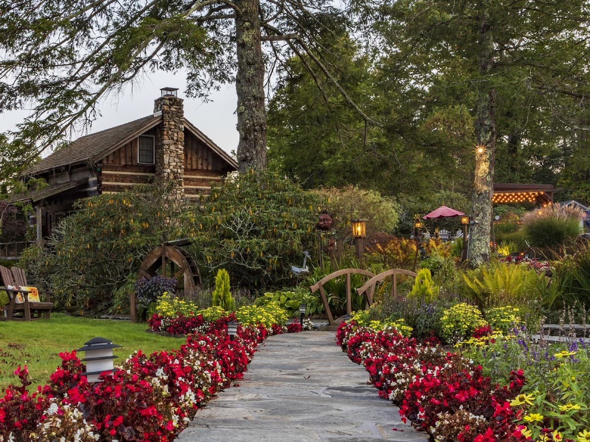 Azalea Garden Inn