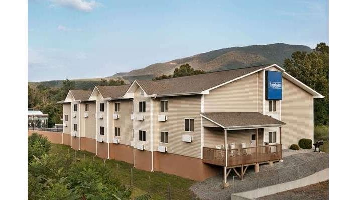 Travelodge by Wyndham Low Moor Near Covington