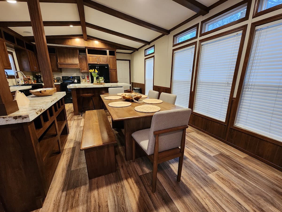 River Dreams Cabins & Glamping