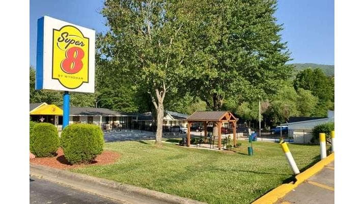 Super 8 by Wyndham Asheville/Biltmore
