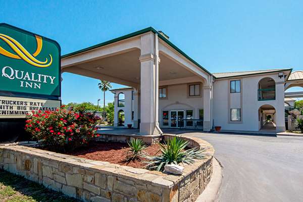 Quality Inn Three Rivers