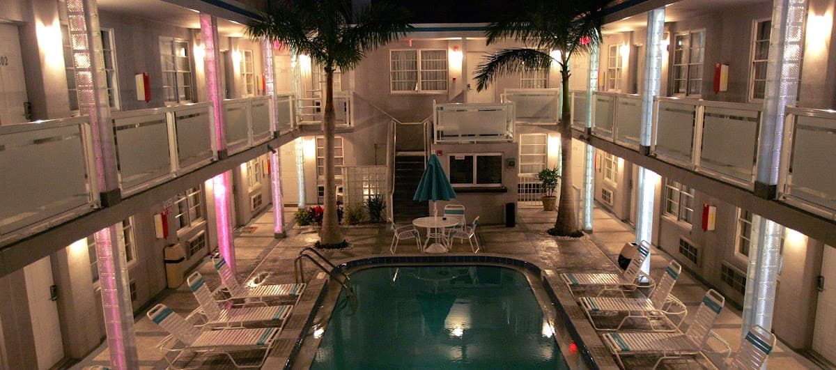 Camelot Beach Suites - Hotel Clearwater Beach