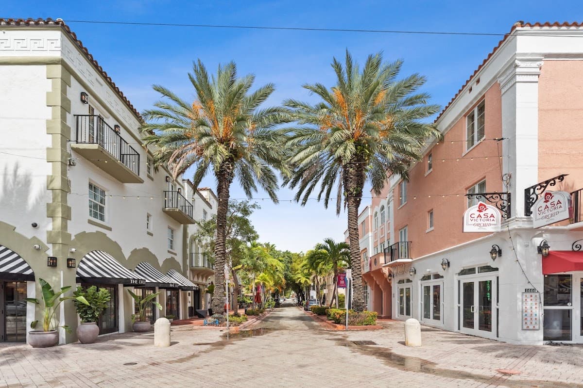 Kasa El Paseo Miami Beach