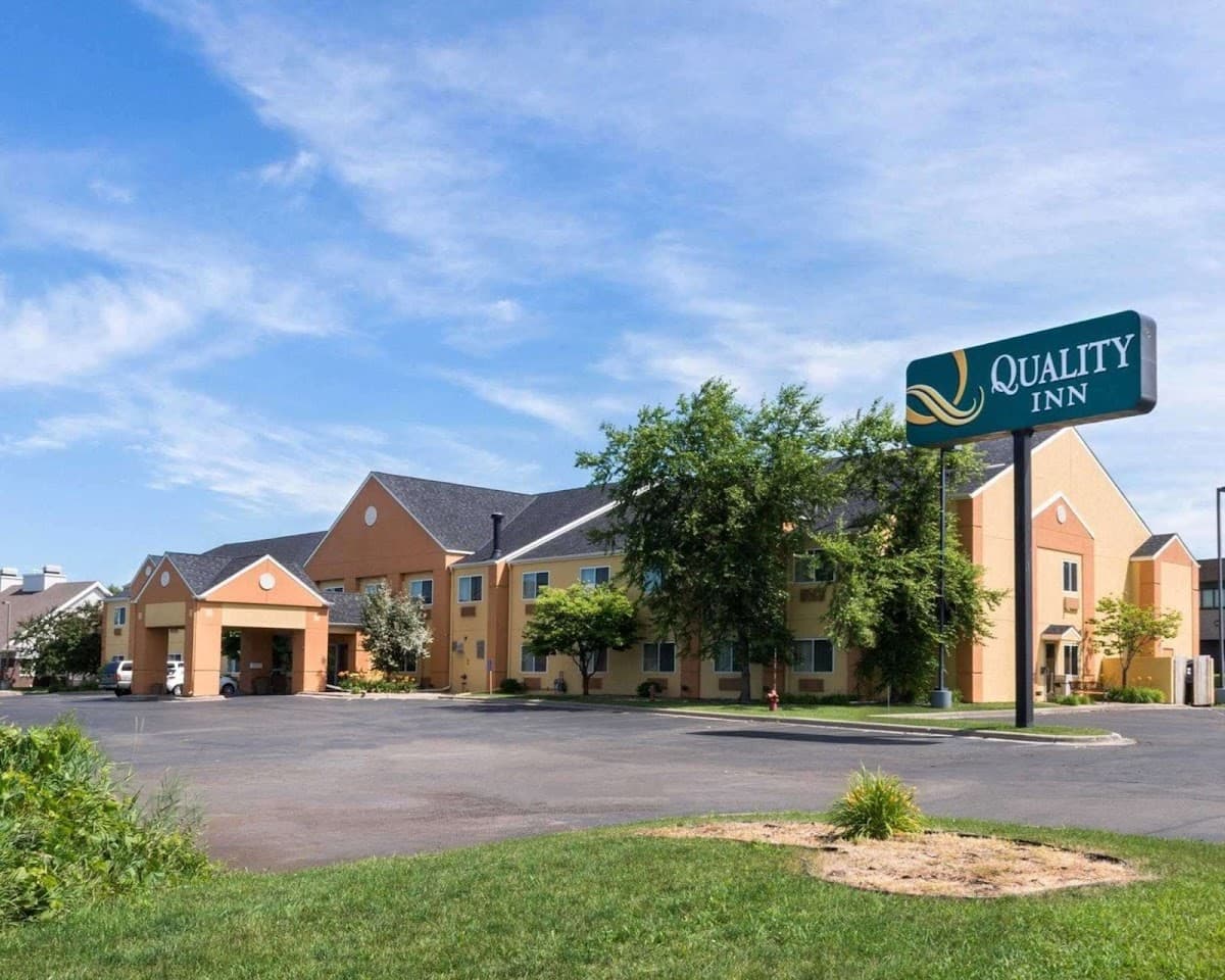 Quality Inn Lakeville North