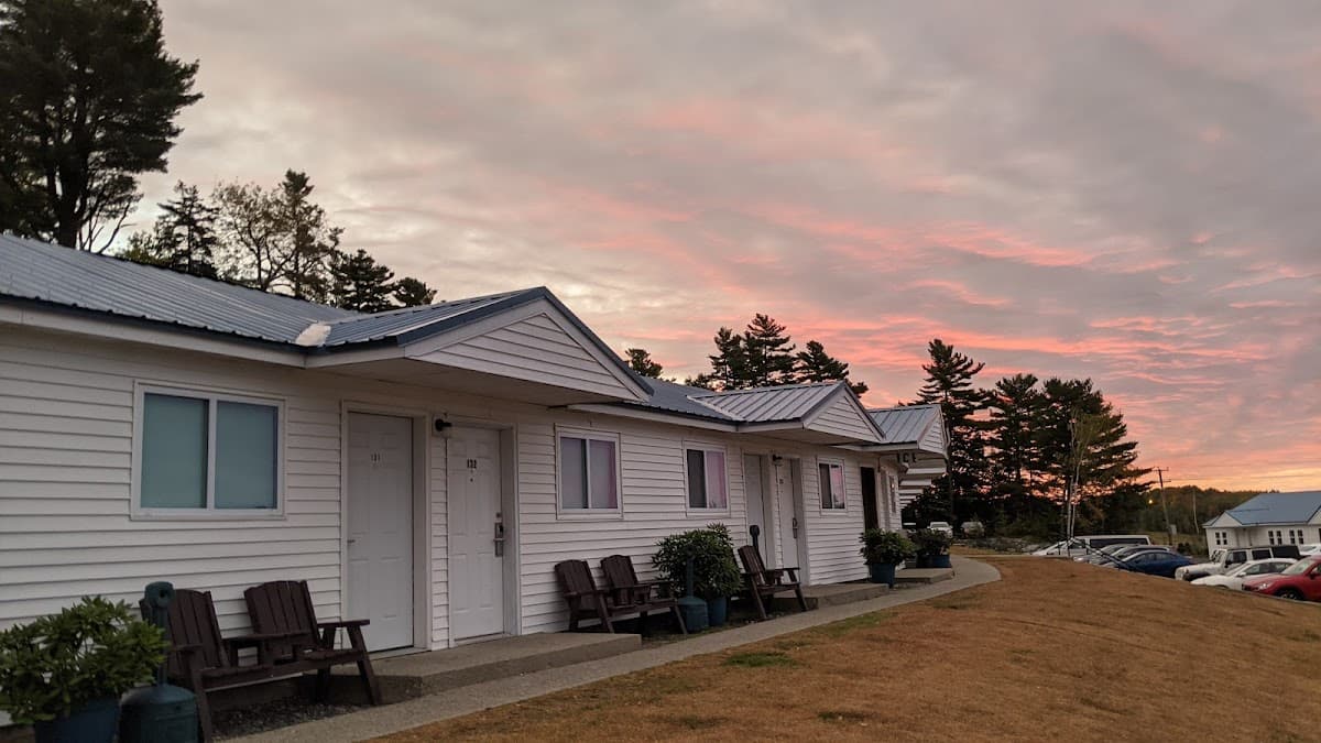 White Birches Motel