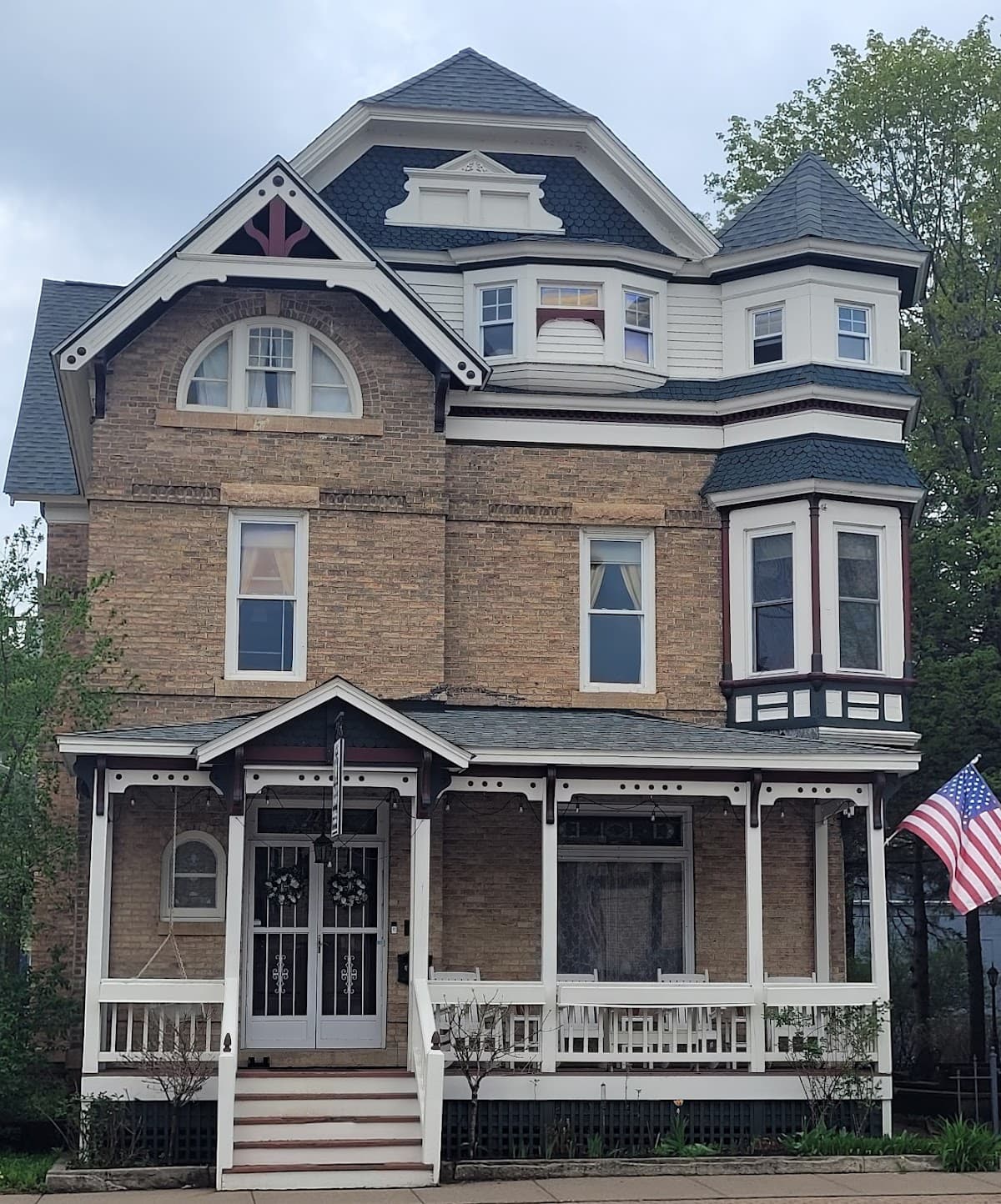 Nicolin Mansion Bed & Breakfast