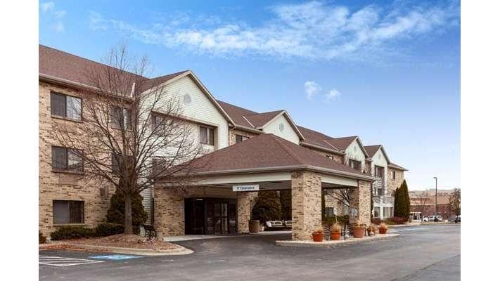 La Quinta Inn & Suites by Wyndham Milwaukee Delafield