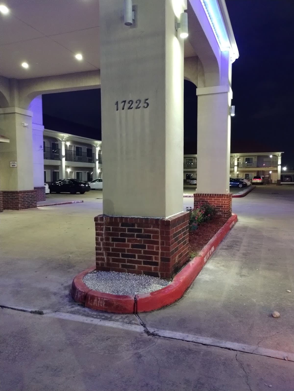 Grand Inn & Suites