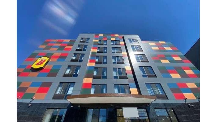 Super 8 by Wyndham Brooklyn Williamsburg