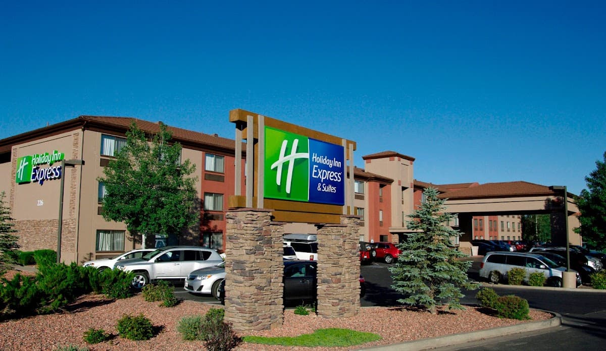 Grand Canyon Hotel & Suites