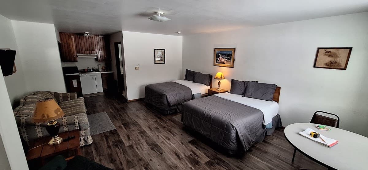 Winter Haven Motel & Pine Stump Junction Rentals