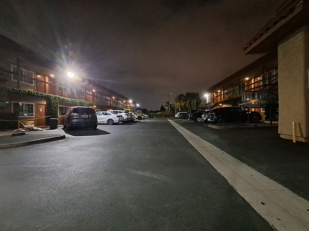 Anaheim Astoria Inn and Suites