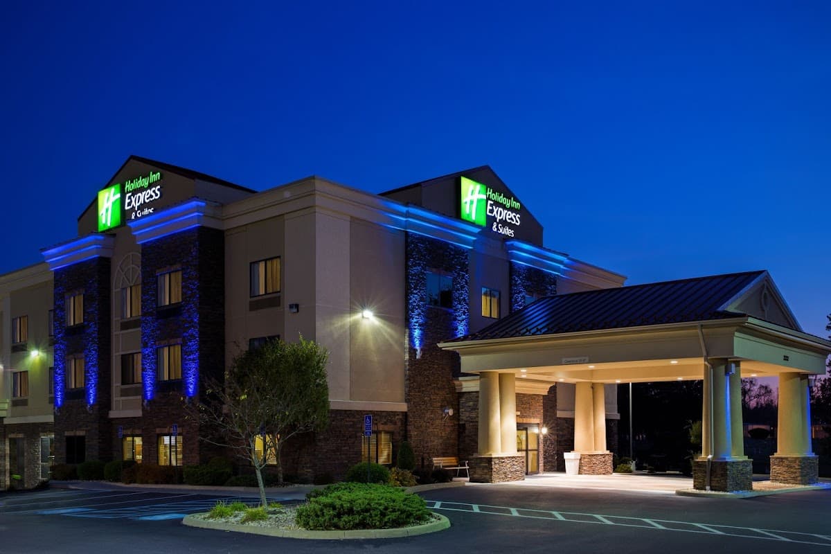 Holiday Inn Express & Suites Lewisburg by IHG