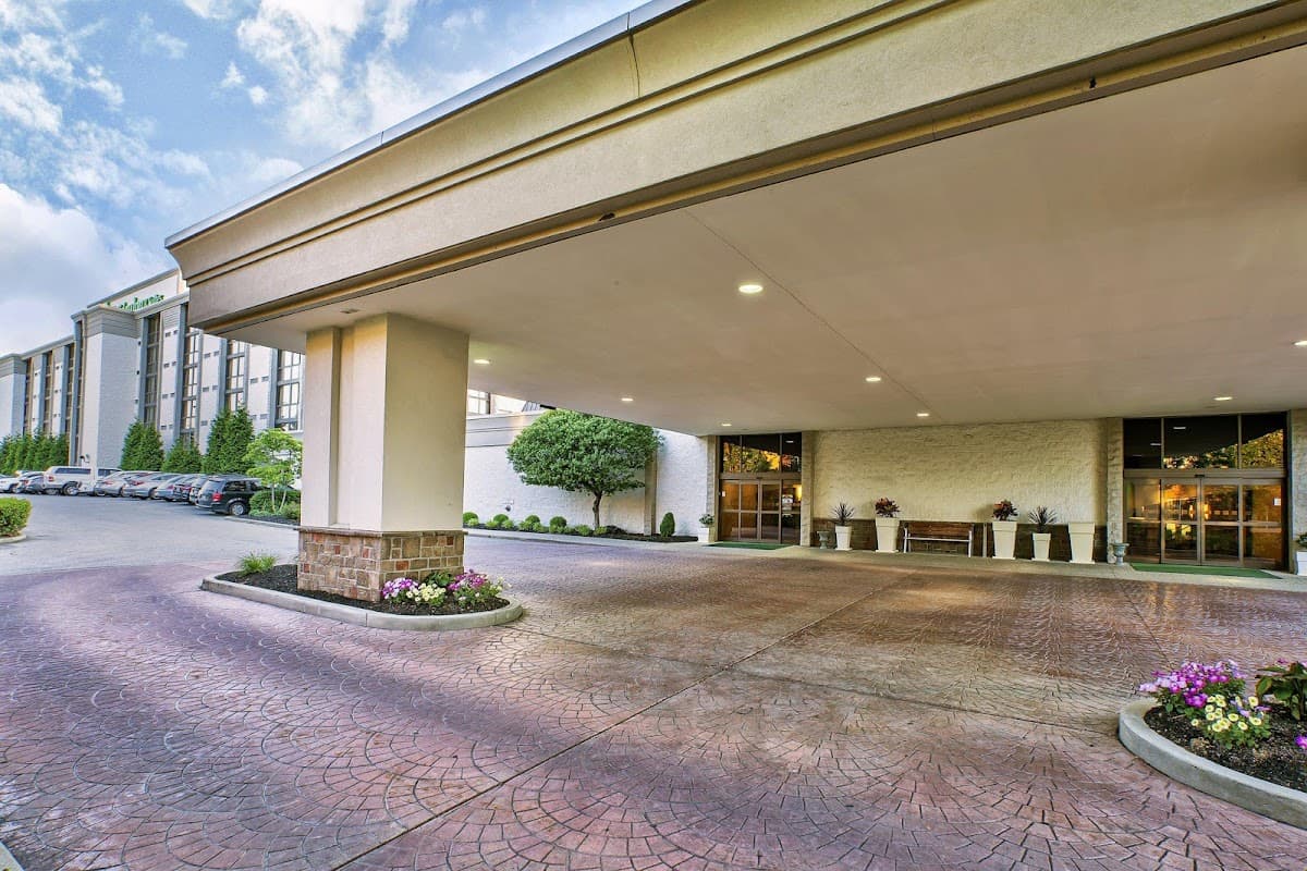 Holiday Inn & Suites Cincinnati-Eastgate (I-275E) by IHG