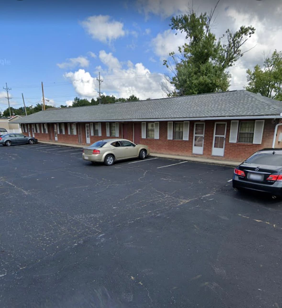 Colonial Motel