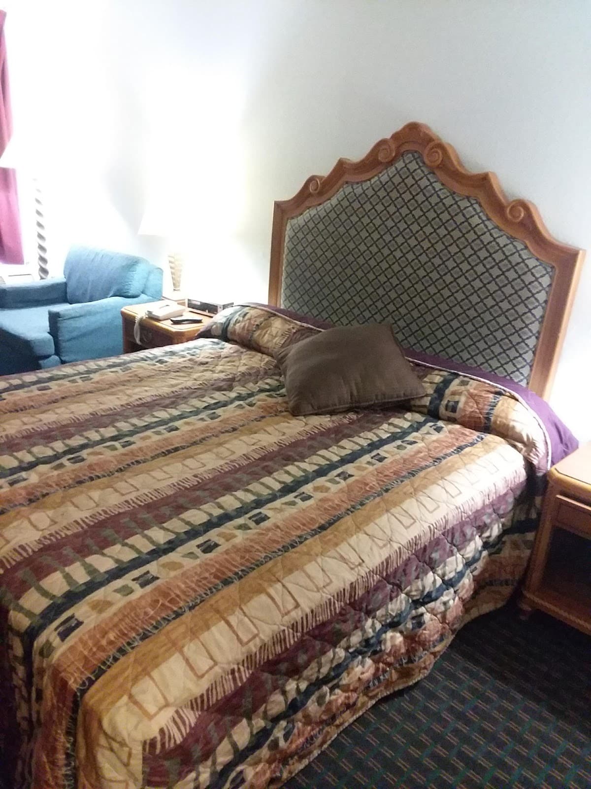 KNIGHTS INN