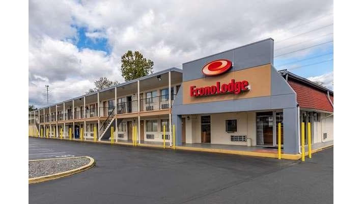 Econo Lodge North