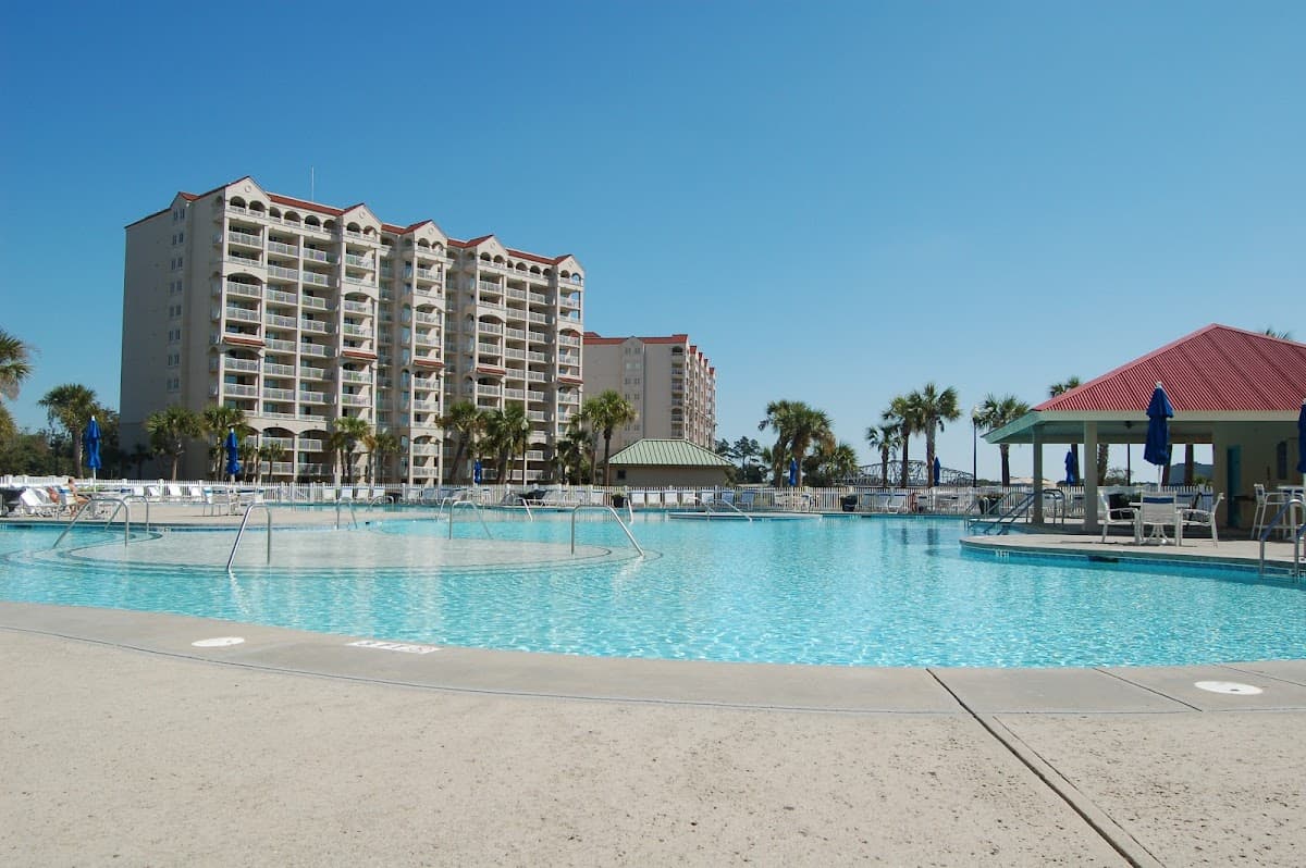 Barefoot Resort & Yacht Club