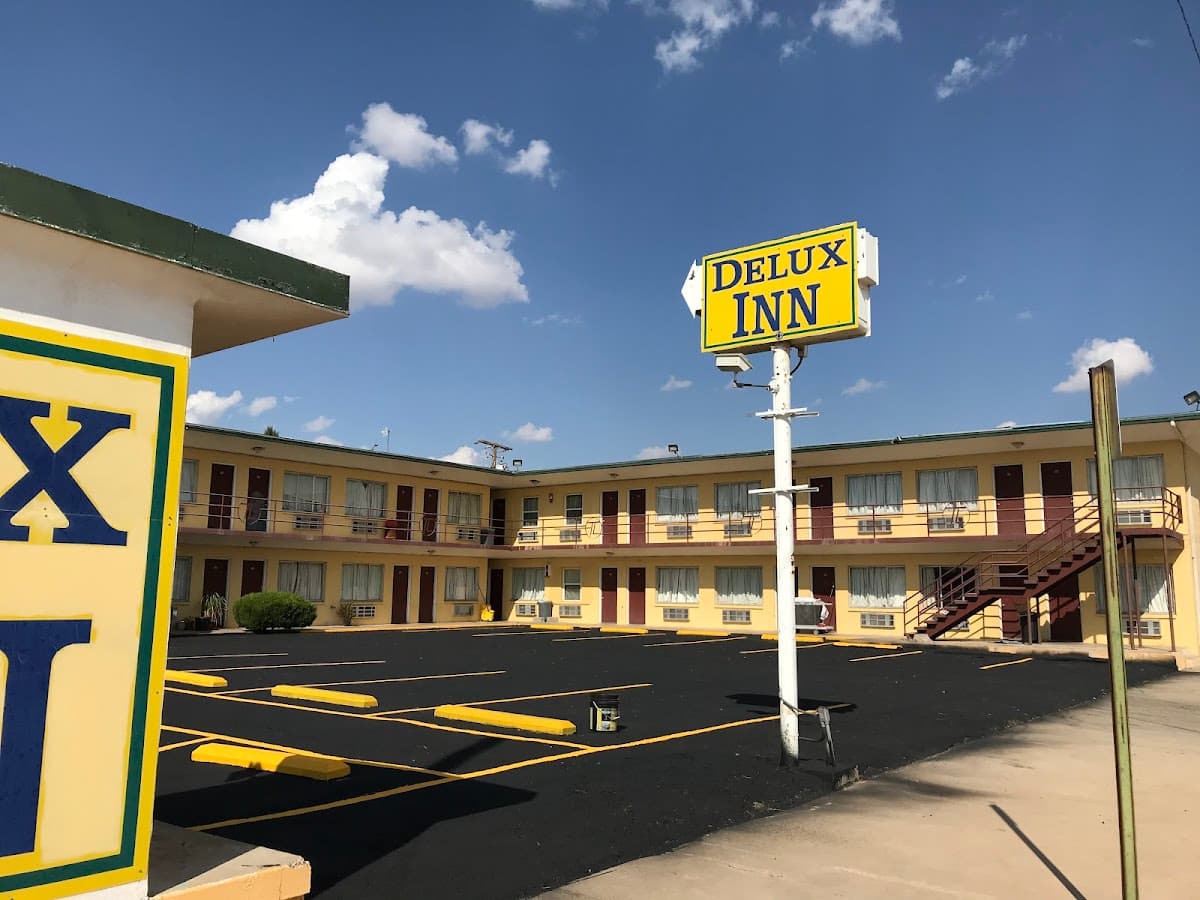 Delux Inn