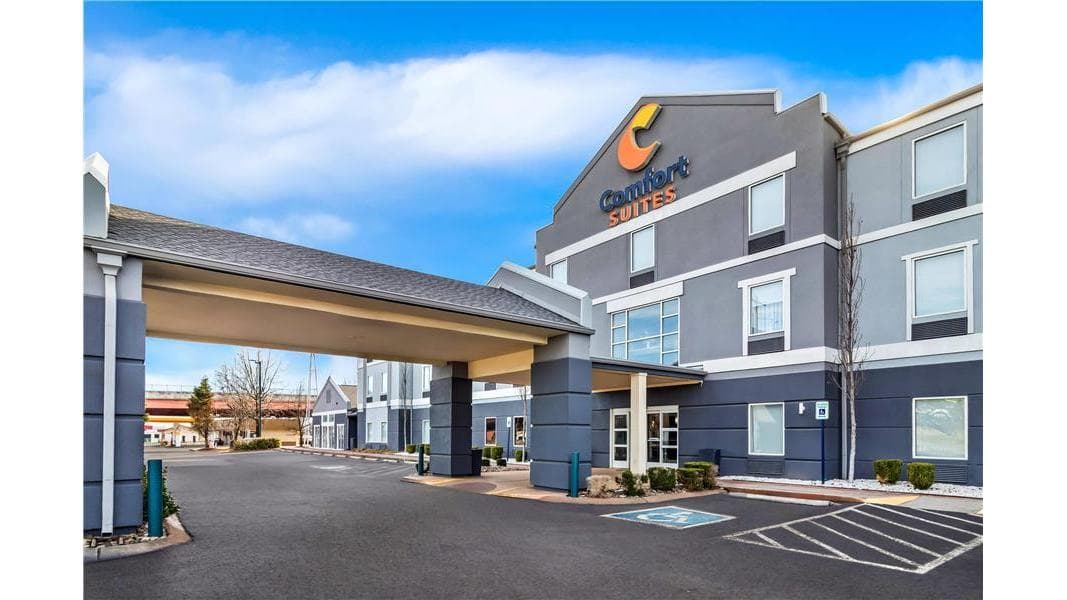 Comfort Suites At Rivergate Mall