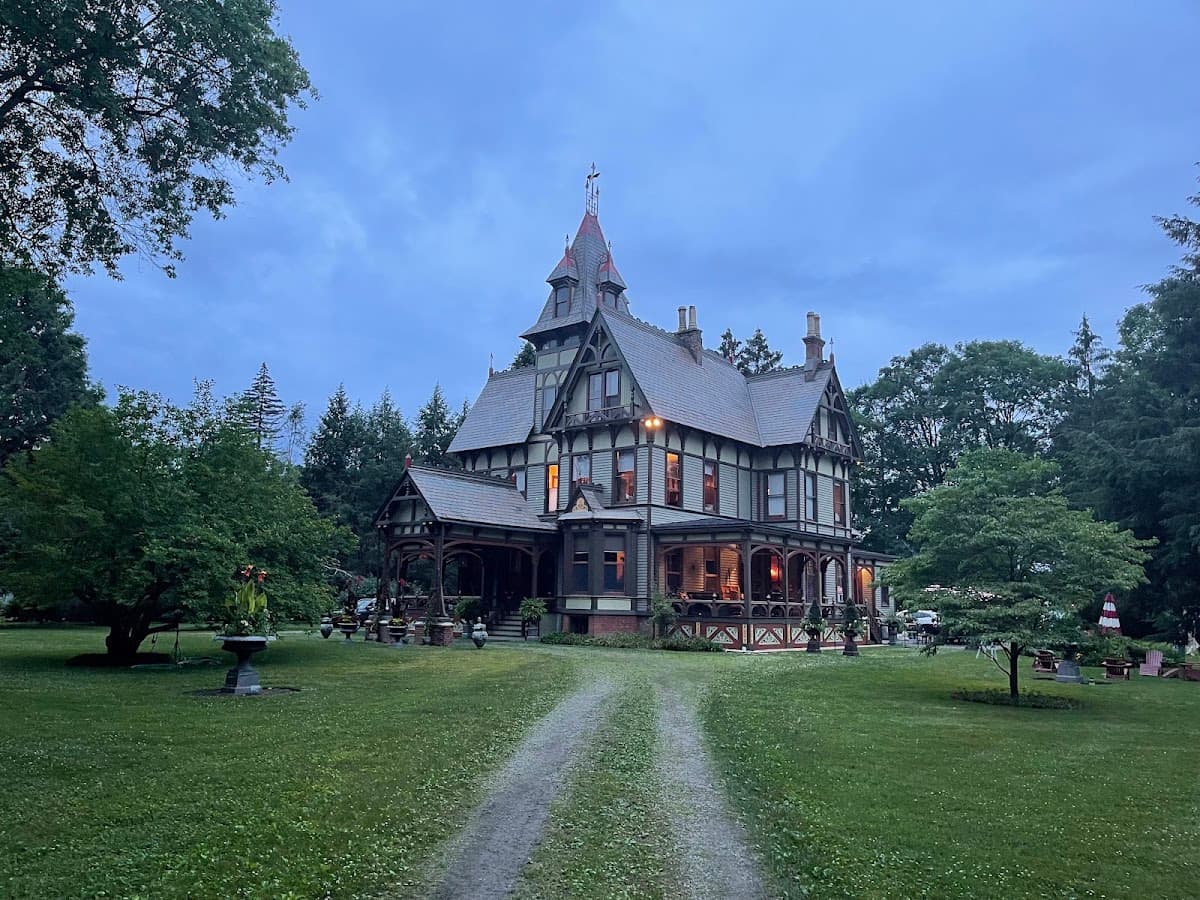 The Pines Inn