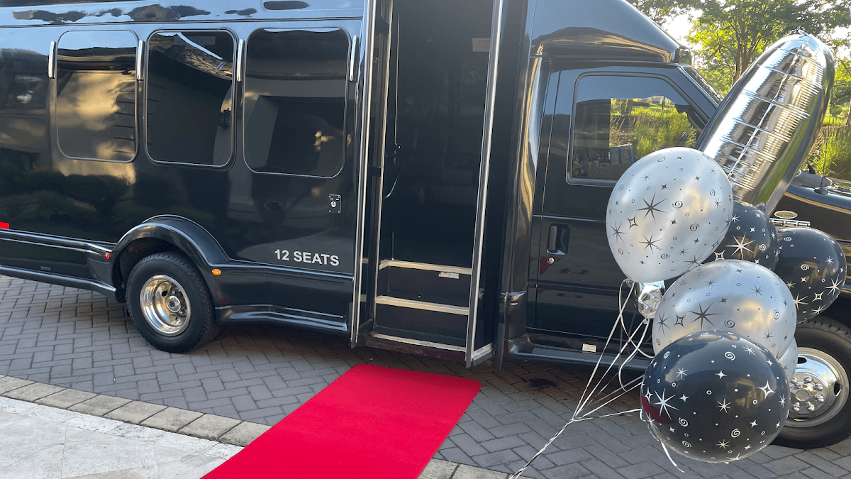 Couples Limousines