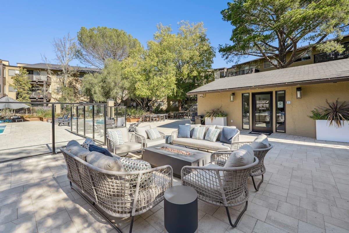 Skylark Apartment Homes