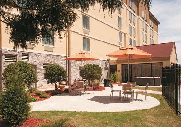 La Quinta Inn & Suites by Wyndham Atlanta Airport North