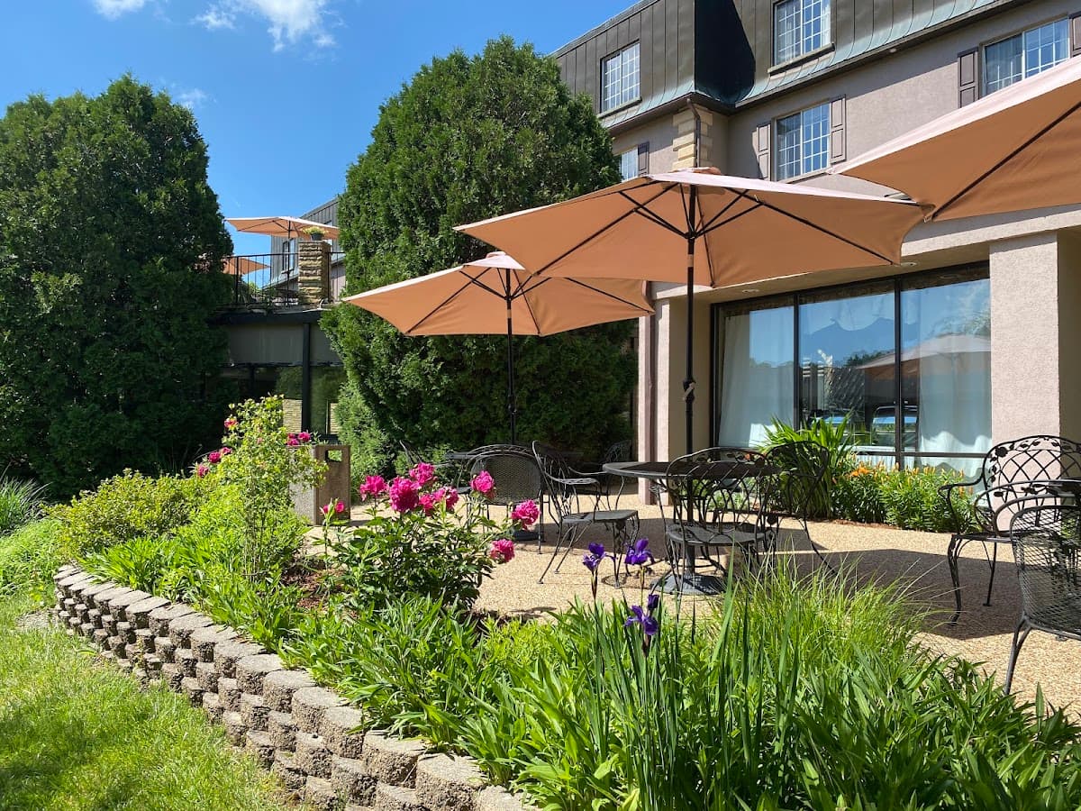 Meadowbrook Inn