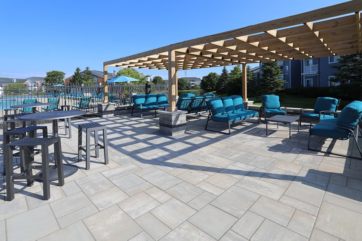 STERLING LAKES APARTMENTS