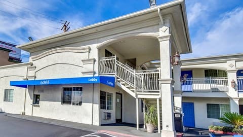 Motel 6 Garden Grove, CA