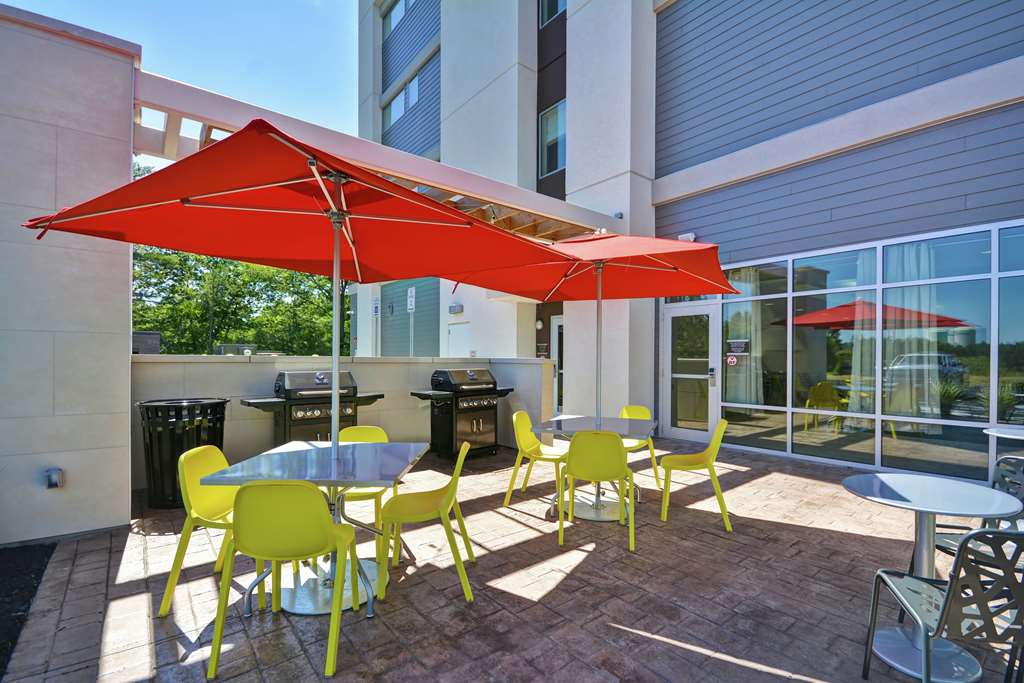 Home2 Suites by Hilton Queensbury Lake George