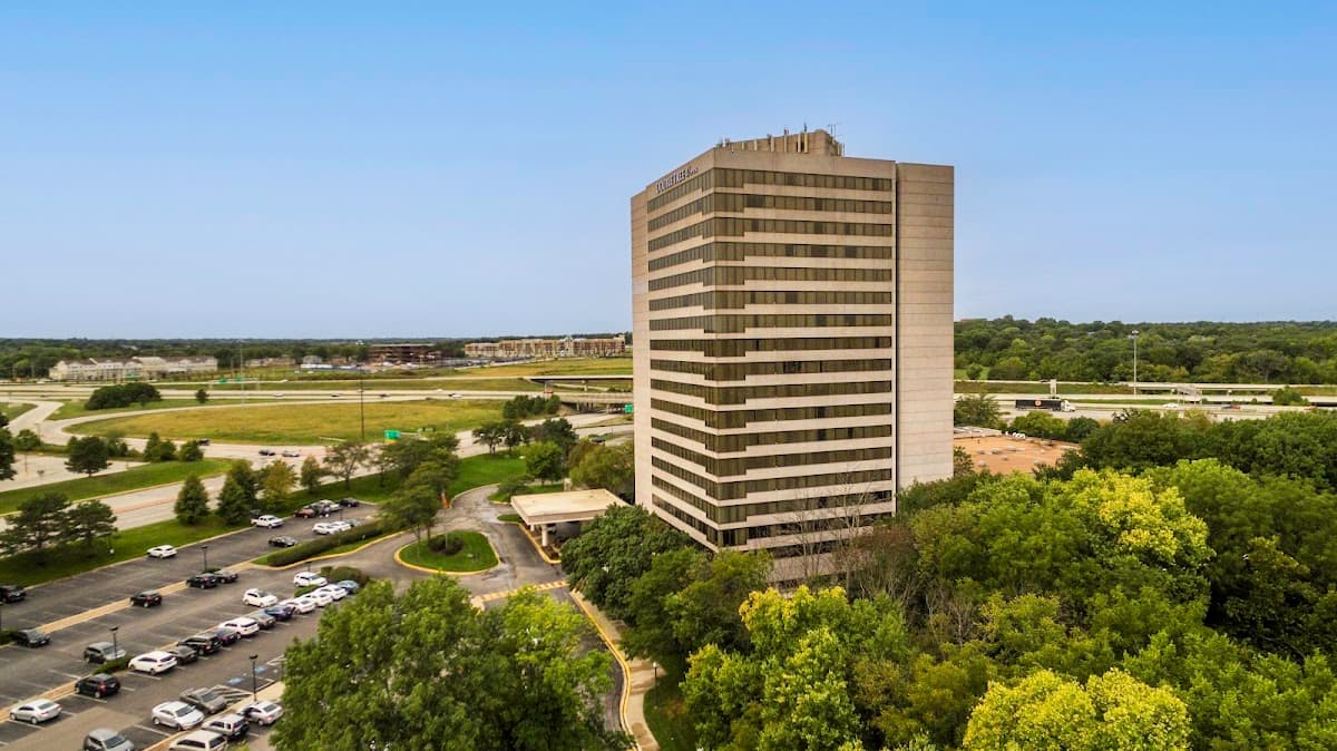 DoubleTree by Hilton Hotel Kansas City - Overland Park